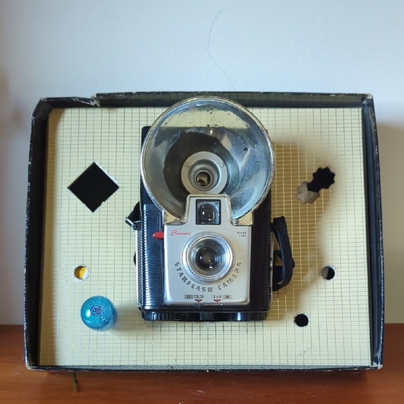 Kodak Other - Vintage Kodak Brownie Starflash Outfit With Unused Black Film